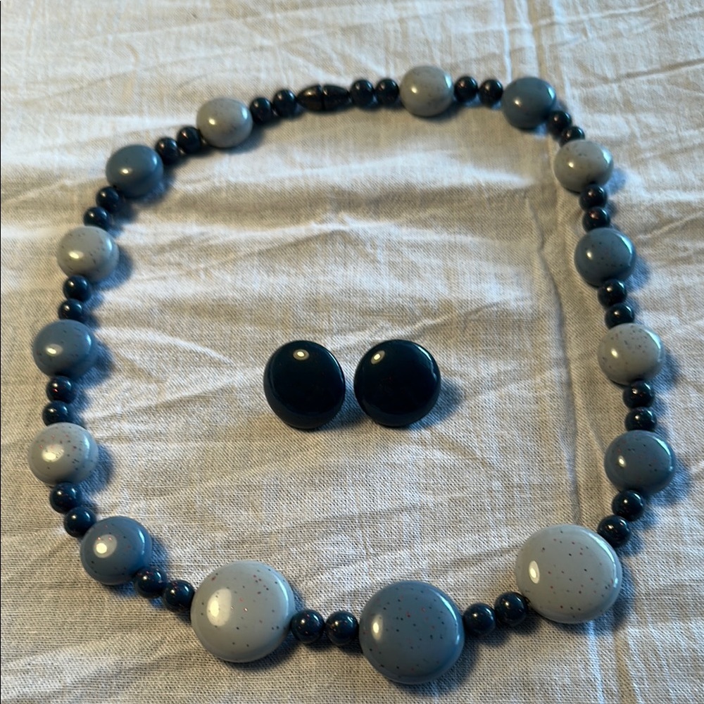 Avon Gray and Blue Necklace Elegant Beaded Design